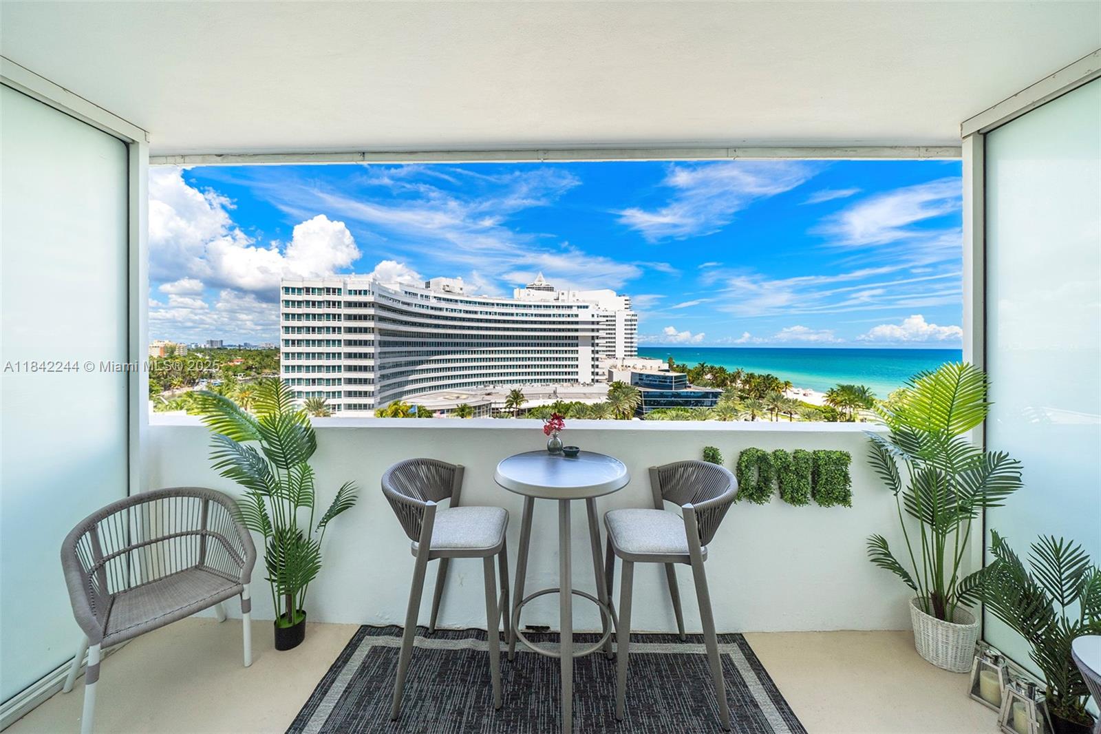4391 Collins Ave 802