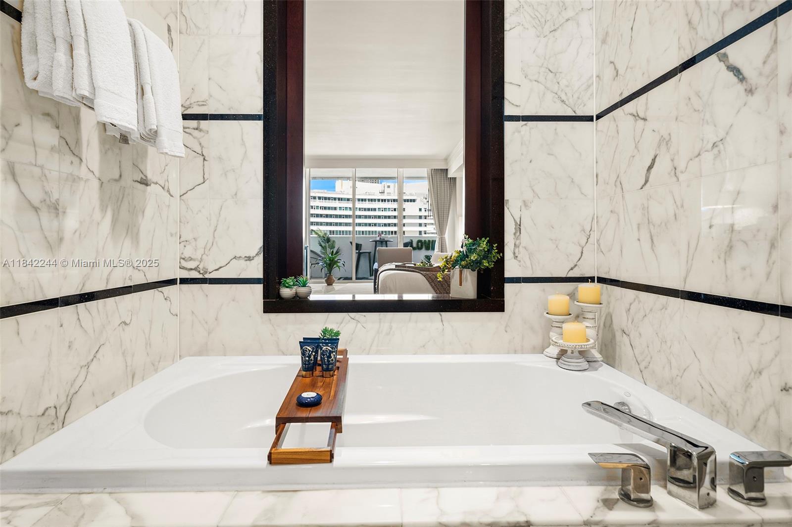 FONTAINEBLEAU III OCEAN C - Residential Lease