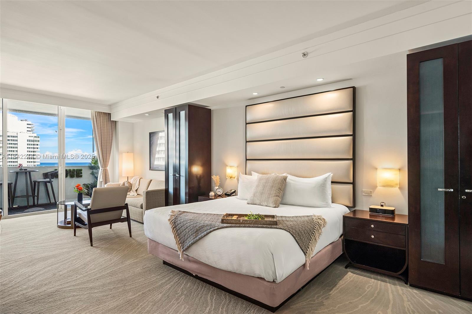 4391 Collins Ave 802