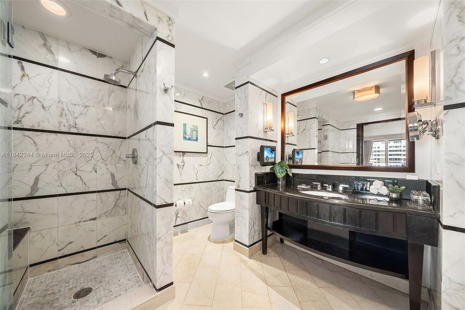 FONTAINEBLEAU III OCEAN C - Residential Lease