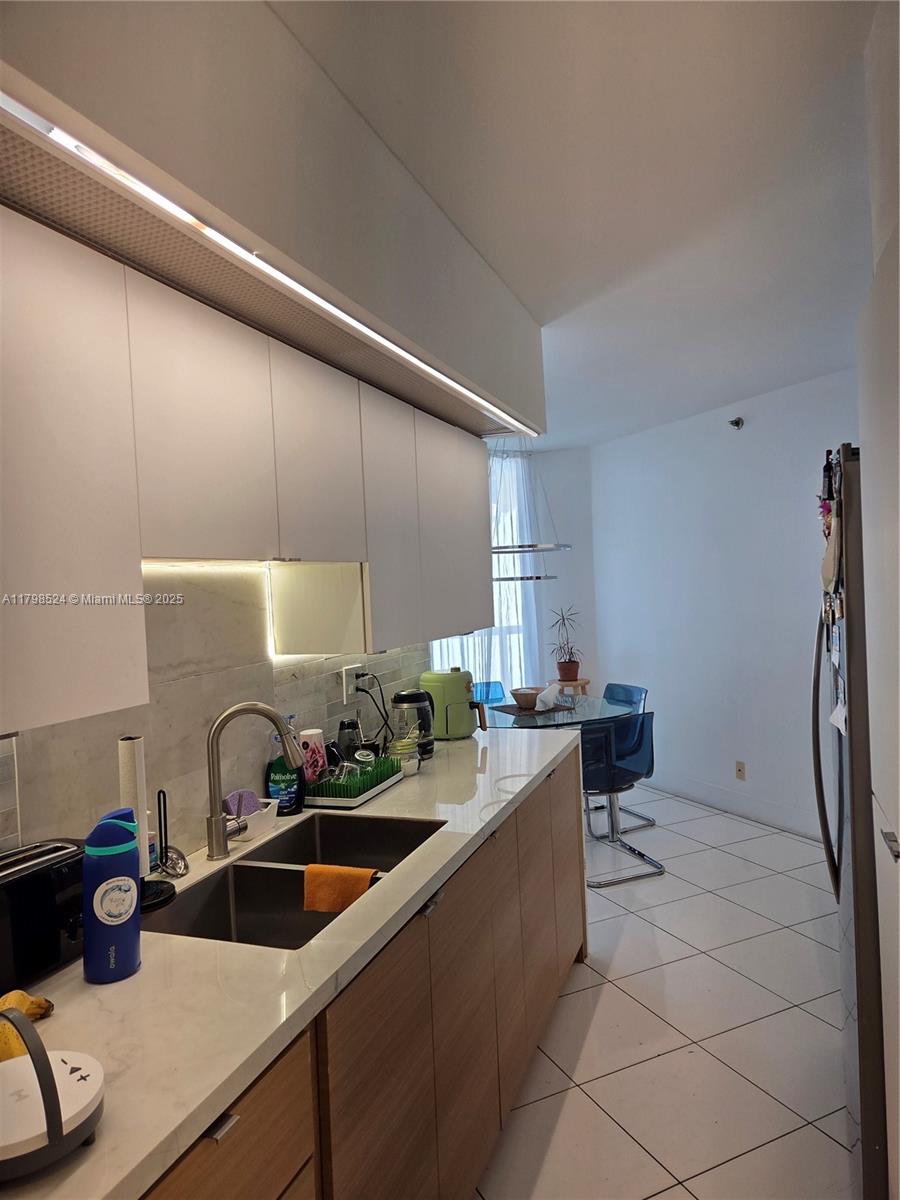 OCEANIA I CONDO - Residential