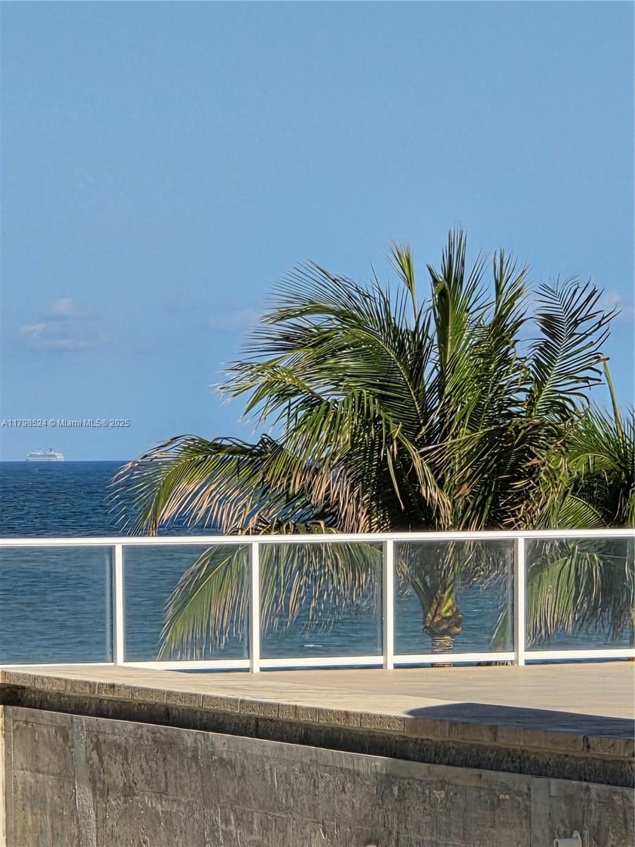 OCEANIA I CONDO - Residential