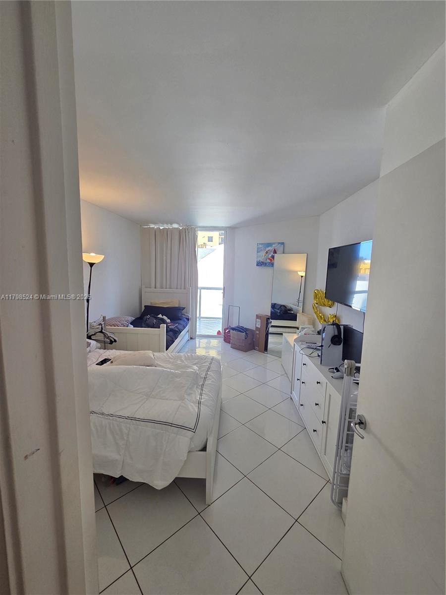 OCEANIA I CONDO - Residential
