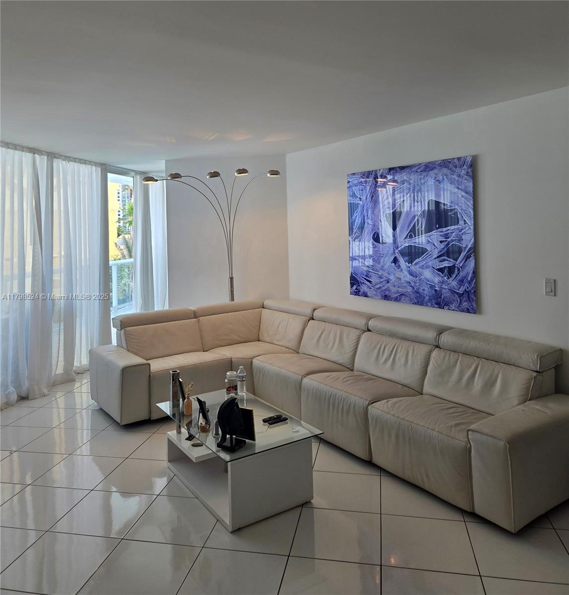 16425 Collins Ave 312