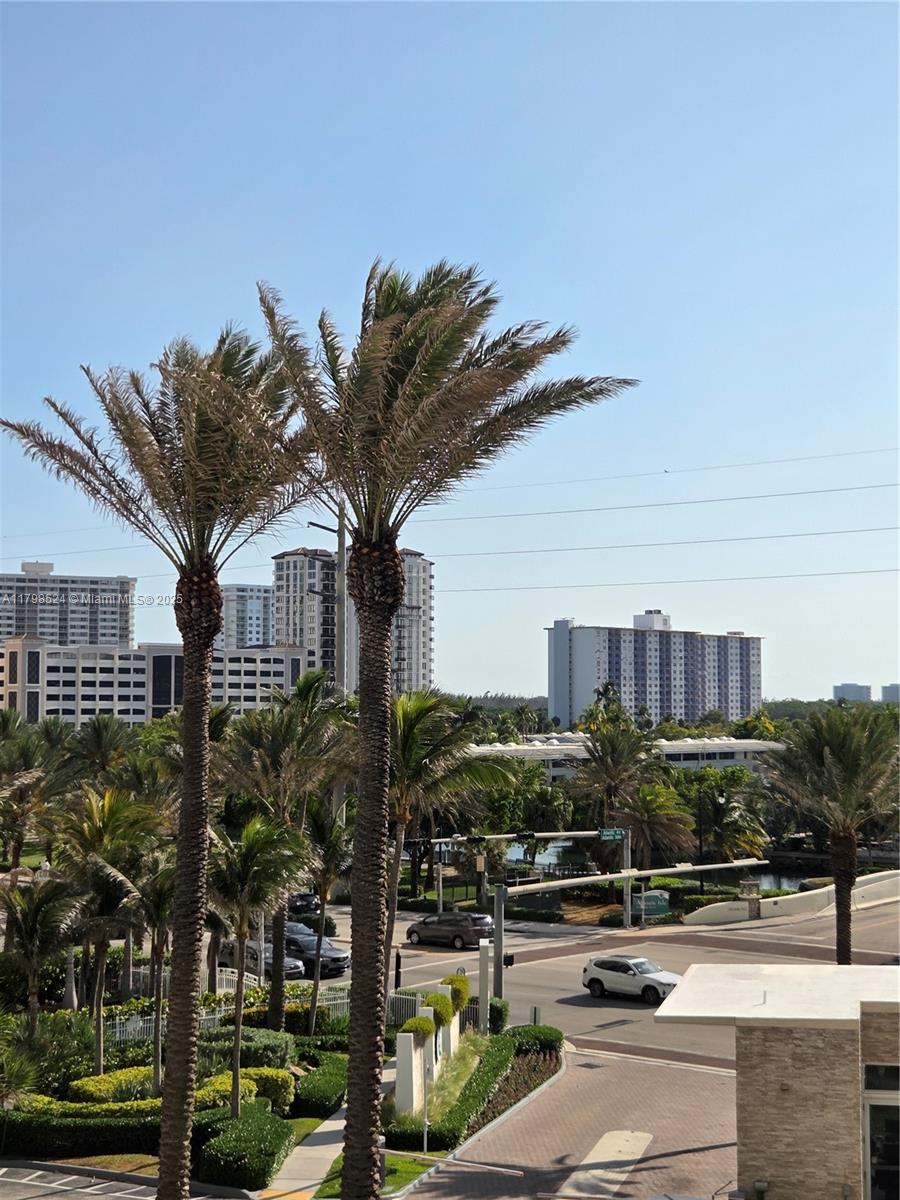 OCEANIA I CONDO - Residential