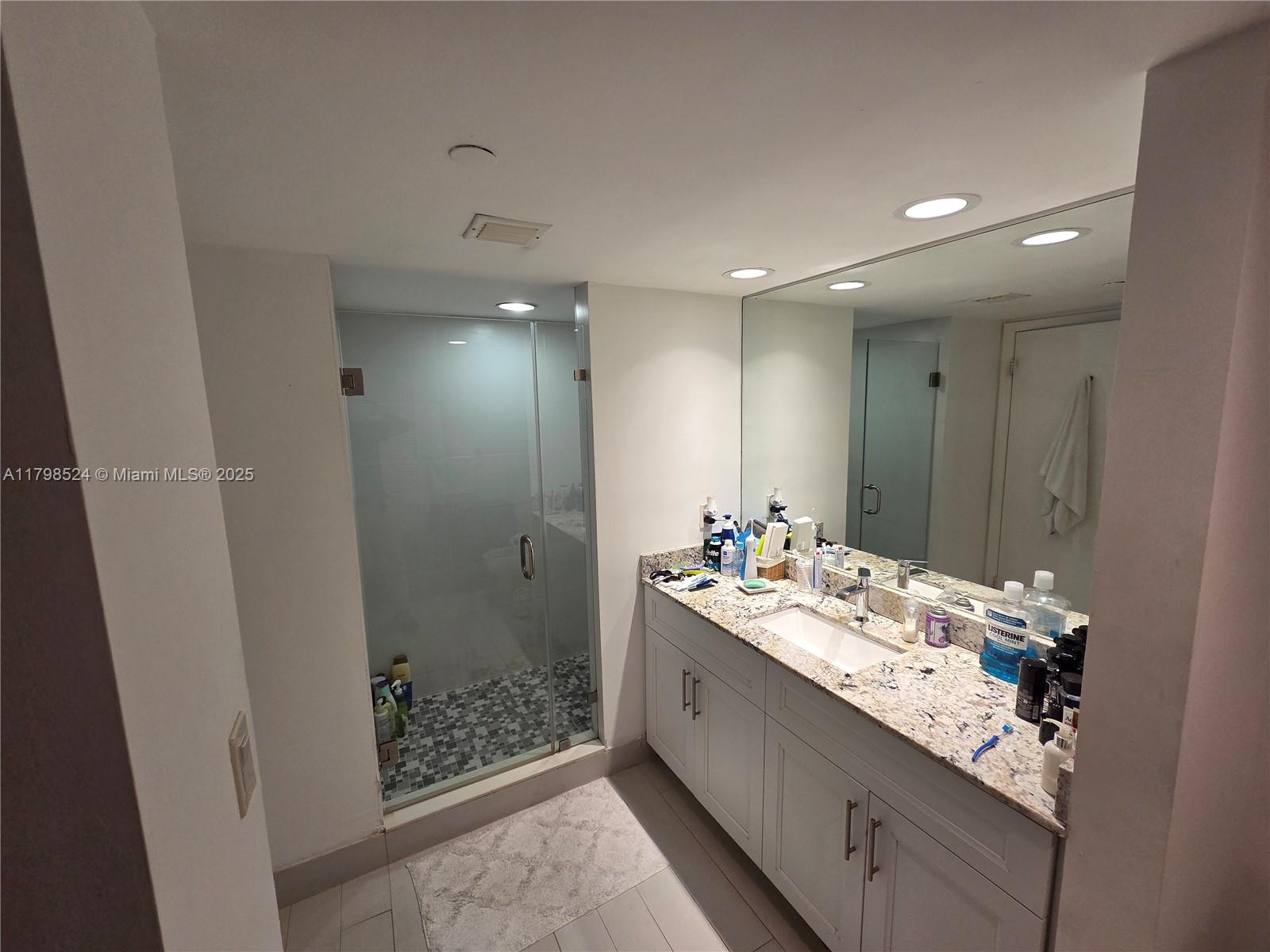 OCEANIA I CONDO - Residential
