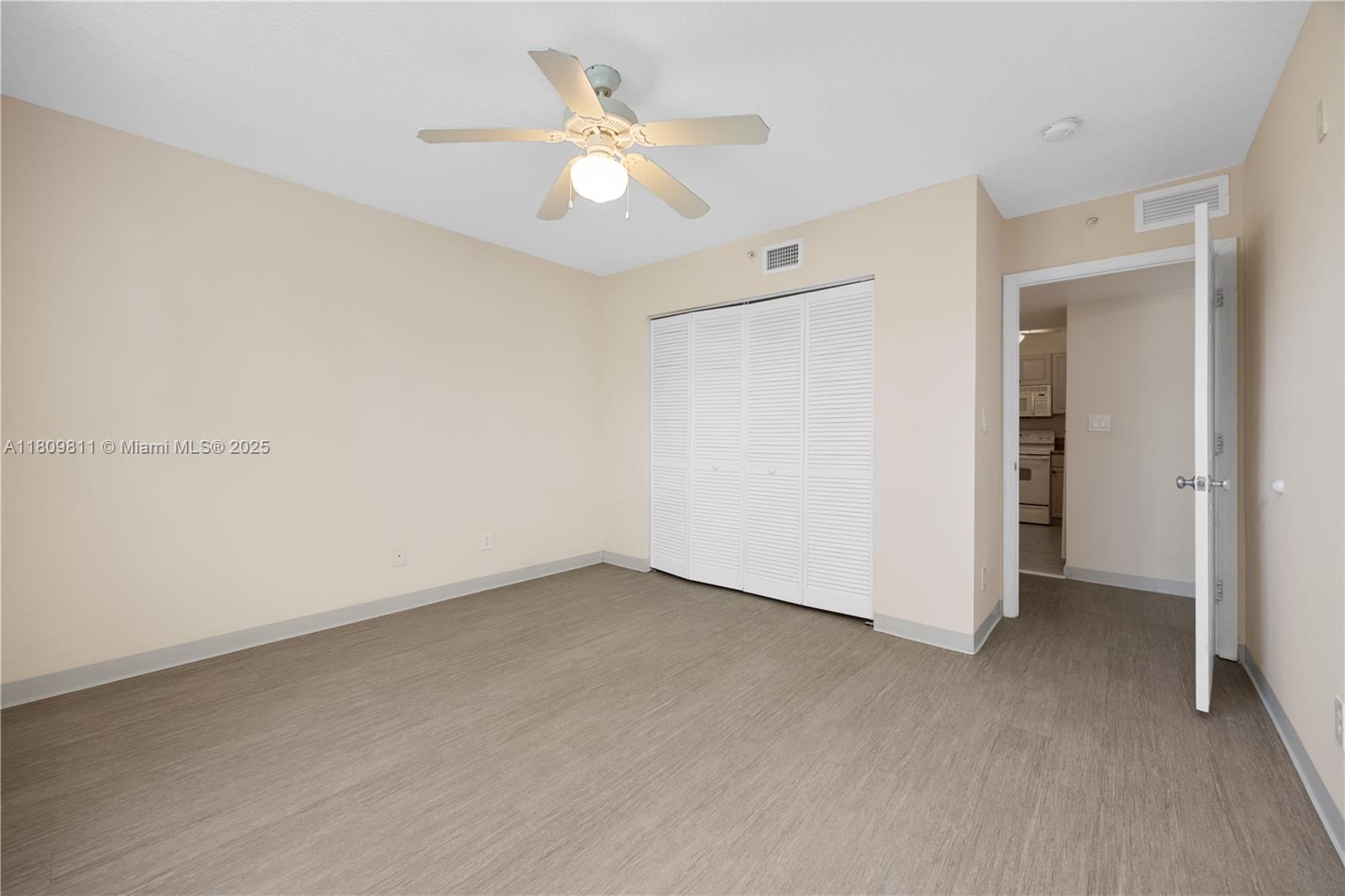 SHERIDAN BEACH CLUB CONDO - Residential