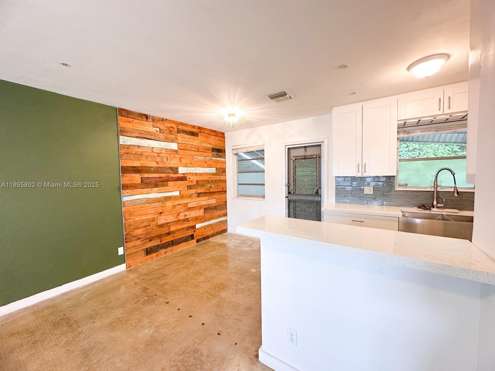 CORONET ACRES CONDO - Residential Lease