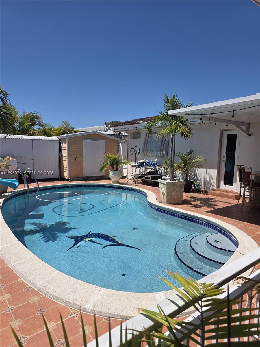 VENETIAN SEC KEYSTONE POI - Residential