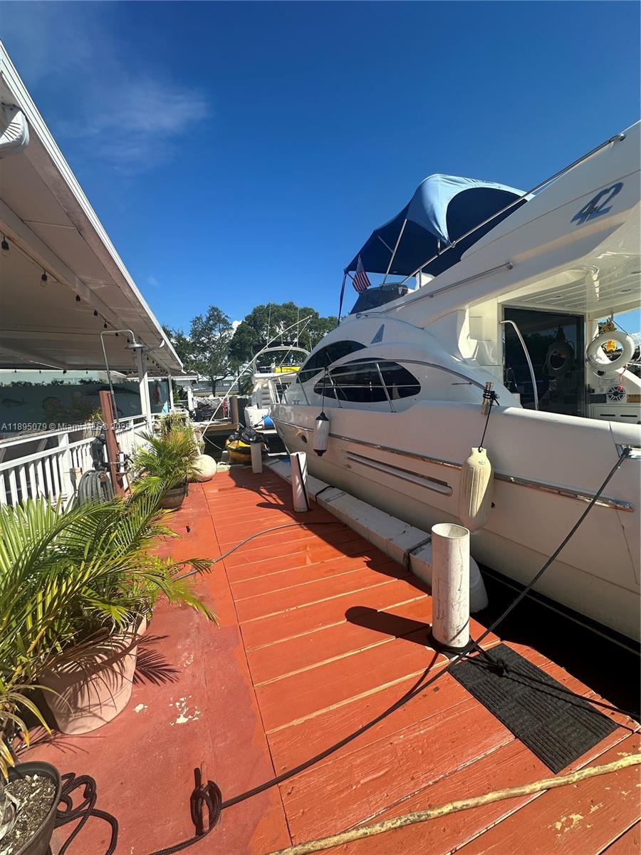 VENETIAN SEC KEYSTONE POI - Residential