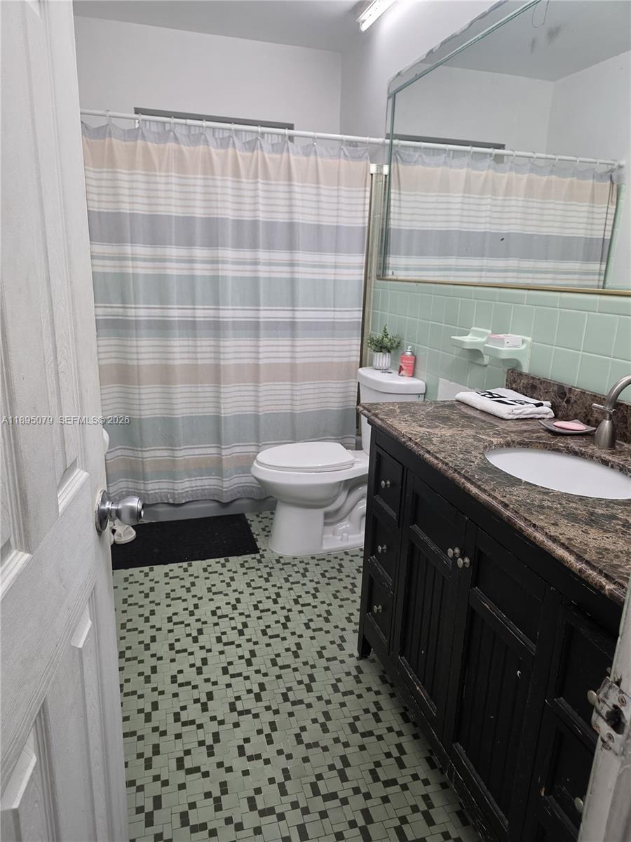 VENETIAN SEC KEYSTONE POI - Residential