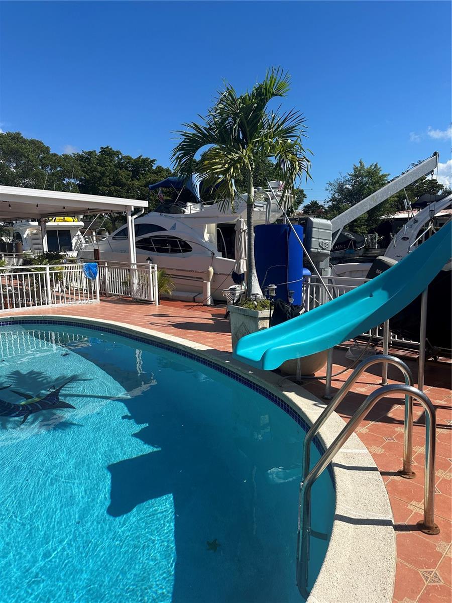 VENETIAN SEC KEYSTONE POI - Residential