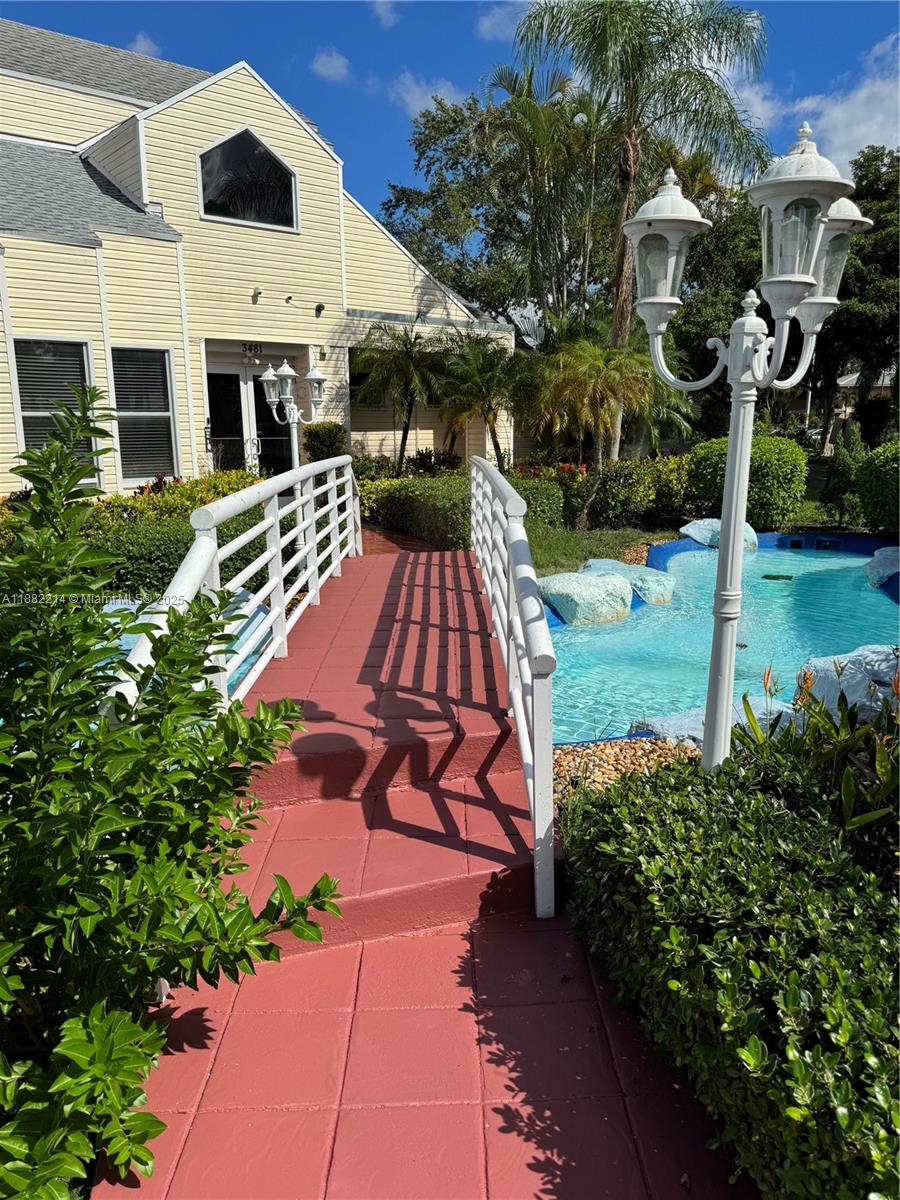 SUMMER LAKE CONDO - Residential Lease