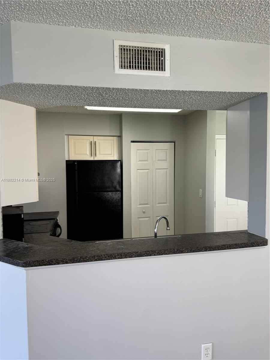 SUMMER LAKE CONDO - Residential Lease