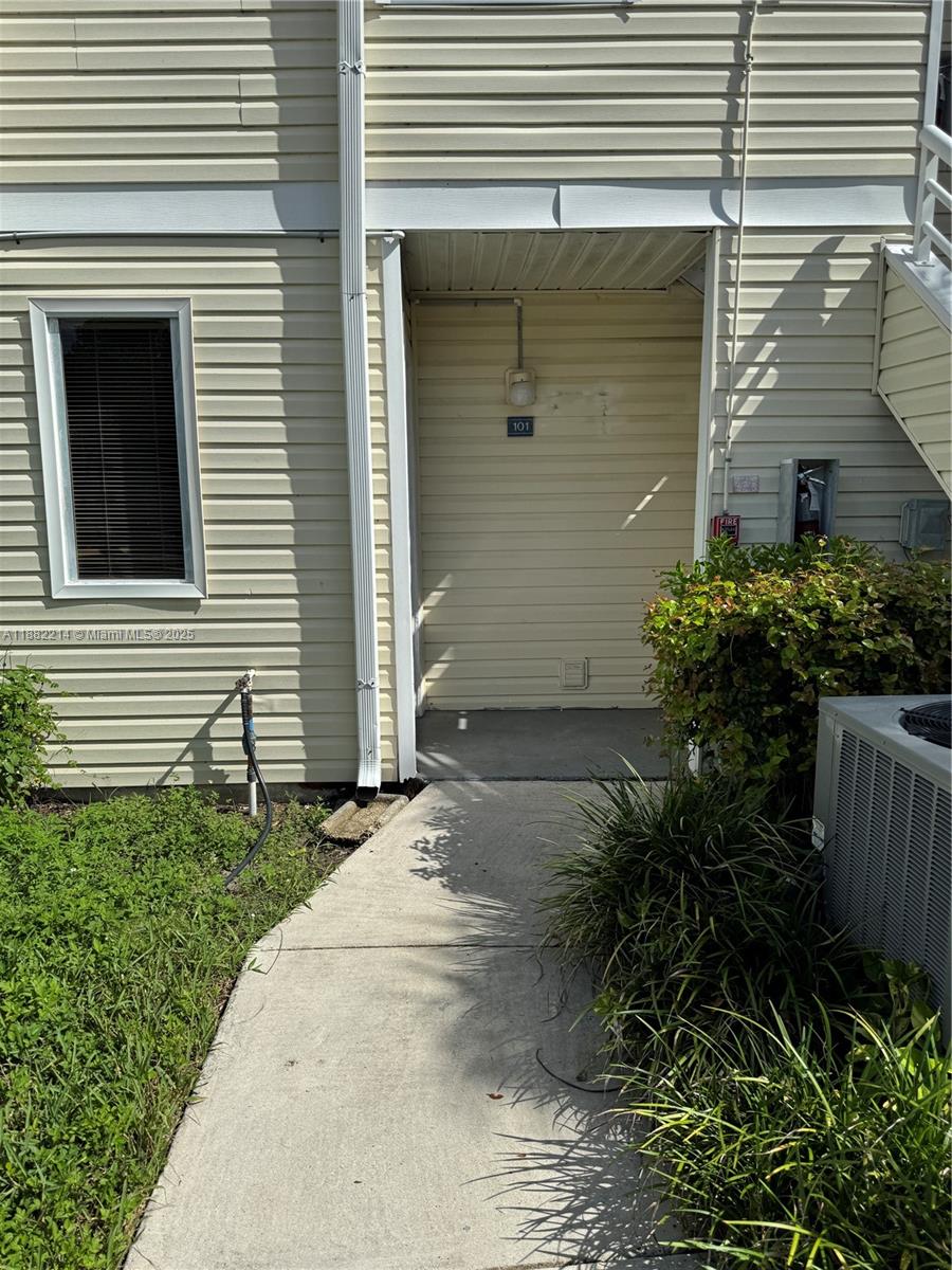 SUMMER LAKE CONDO - Residential Lease