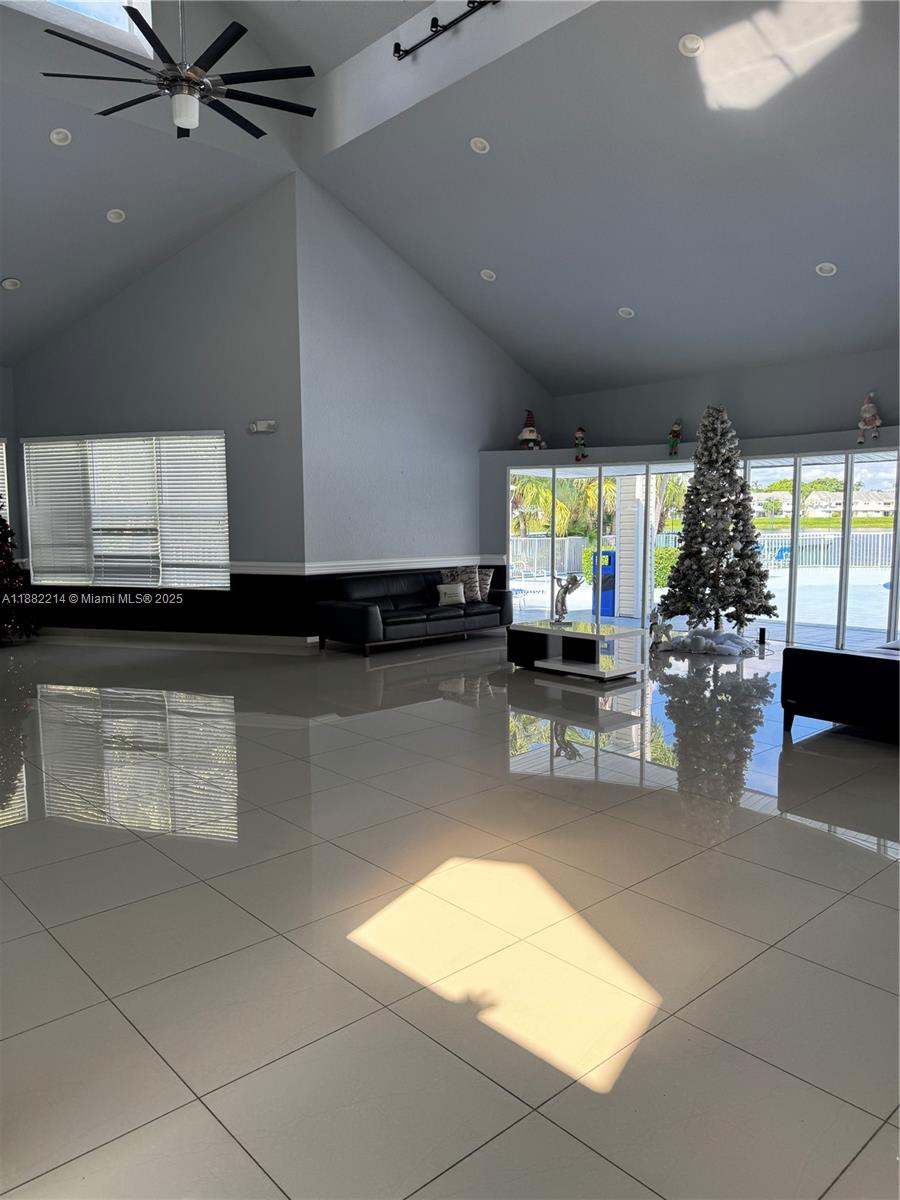 SUMMER LAKE CONDO - Residential Lease