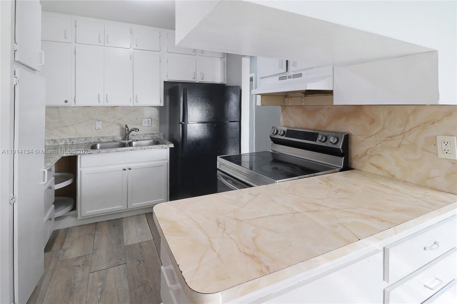 LIBERTY PARK ESTATES SEC - Residential Lease