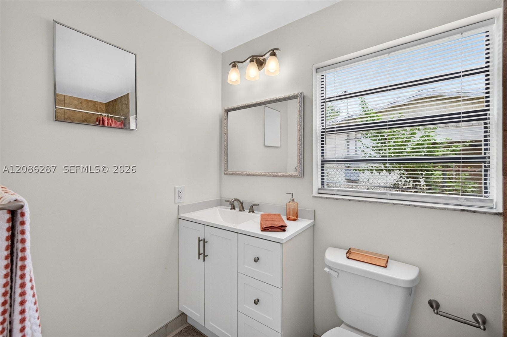 2831 NW 23rd St, Fort Lauderdale, FL, 33311/$429,900 4 2831 NW 23rd St