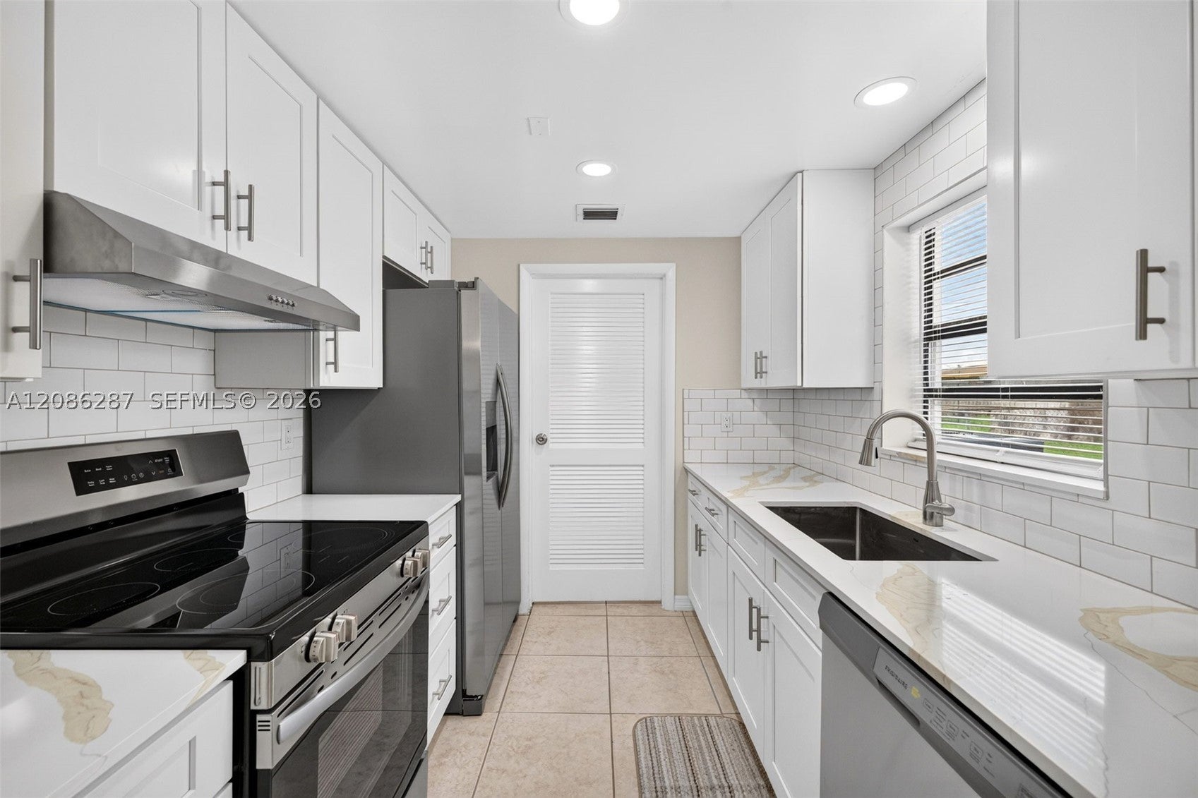 2831 NW 23rd St, Fort Lauderdale, FL, 33311/$429,900 1 2831 NW 23rd St