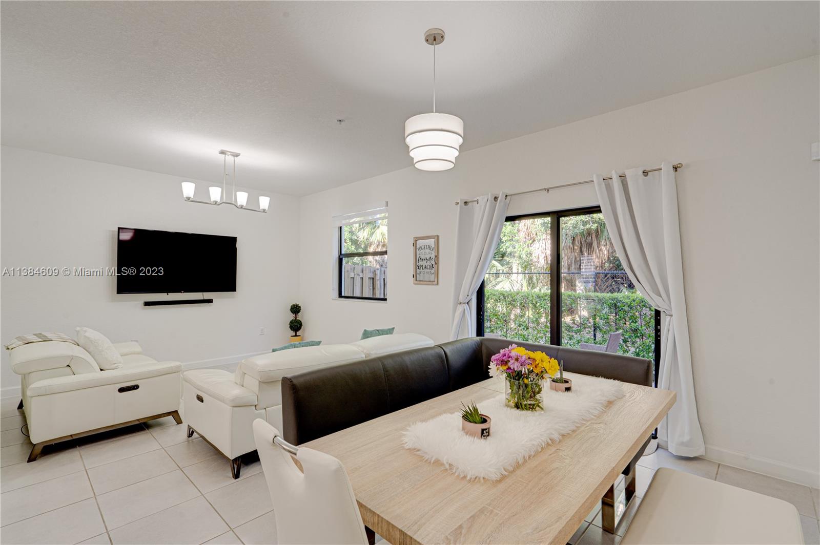 STELLAR PEMBROKE PINES - Residential