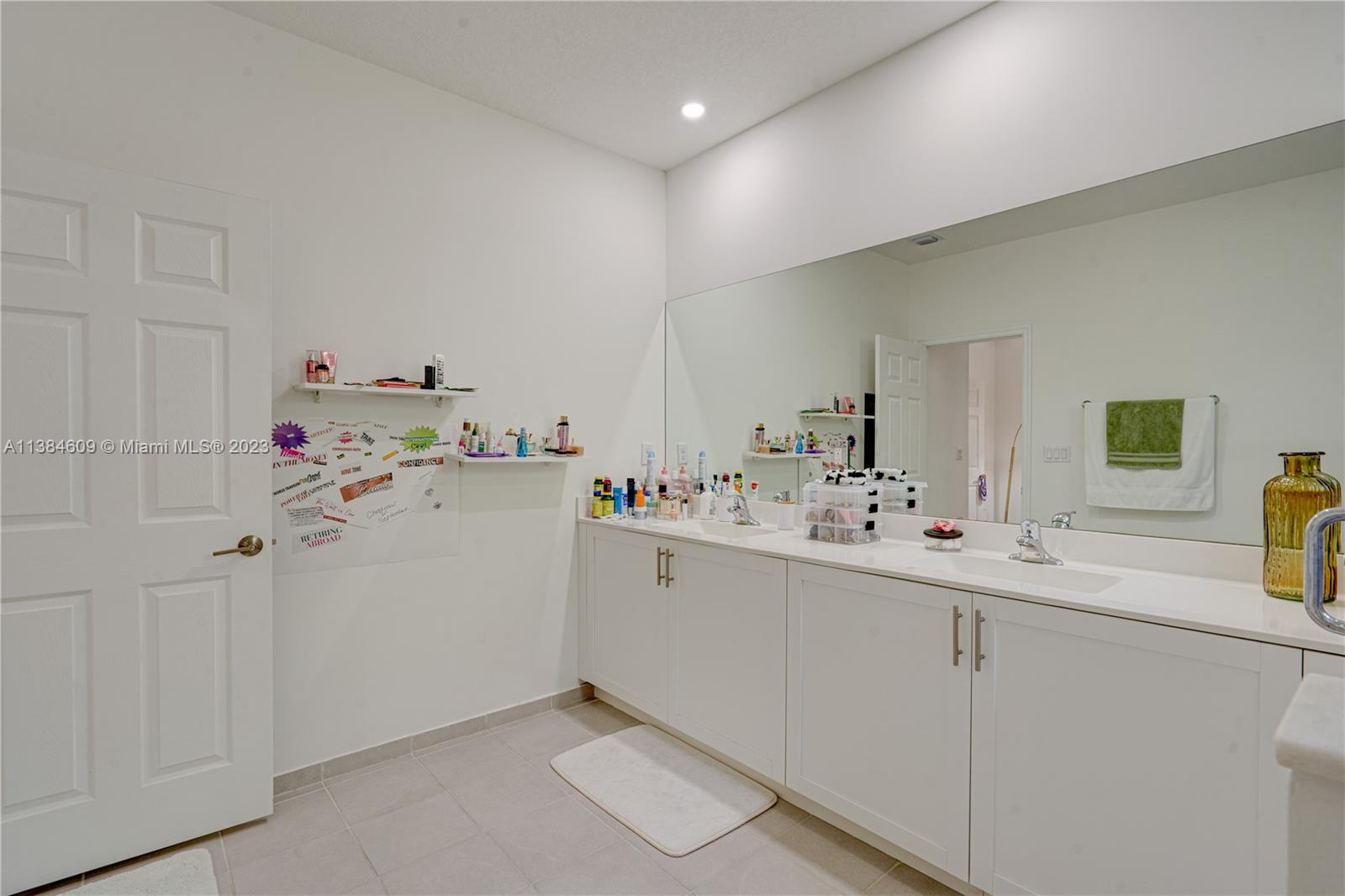 STELLAR PEMBROKE PINES - Residential