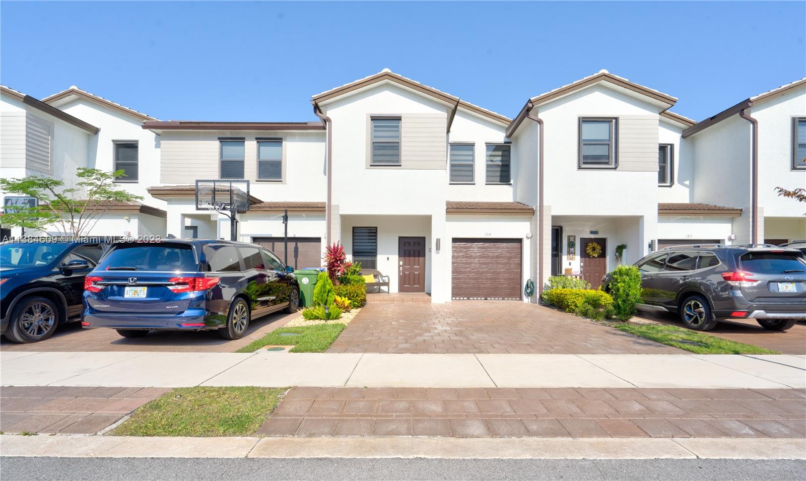 STELLAR PEMBROKE PINES - Residential