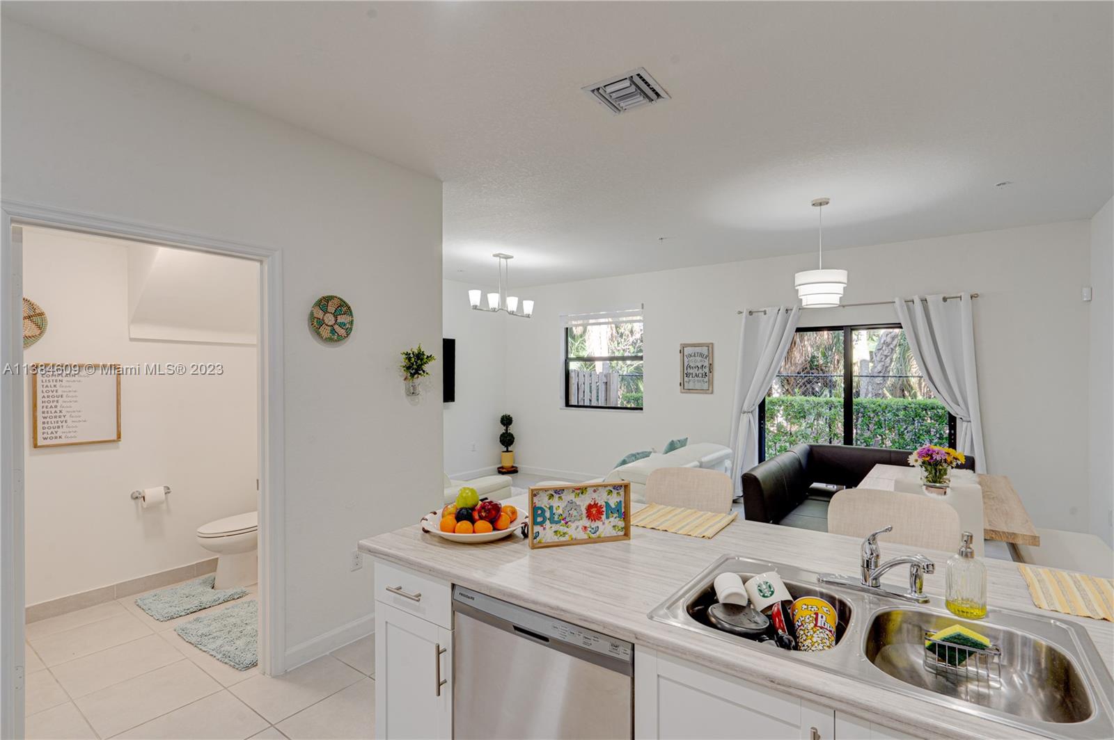 STELLAR PEMBROKE PINES - Residential