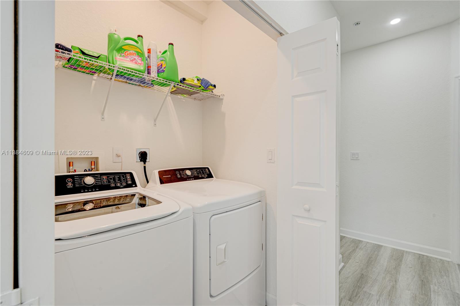 STELLAR PEMBROKE PINES - Residential