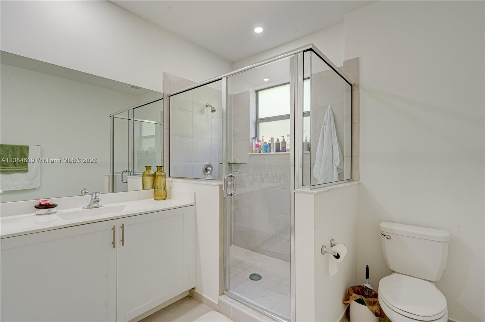 STELLAR PEMBROKE PINES - Residential