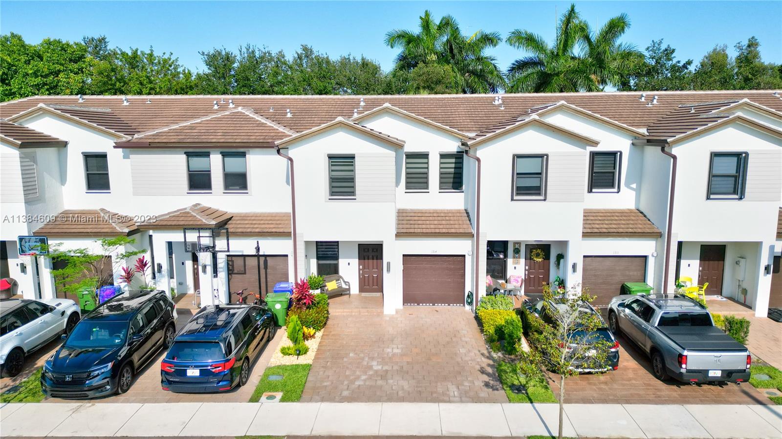 STELLAR PEMBROKE PINES - Residential