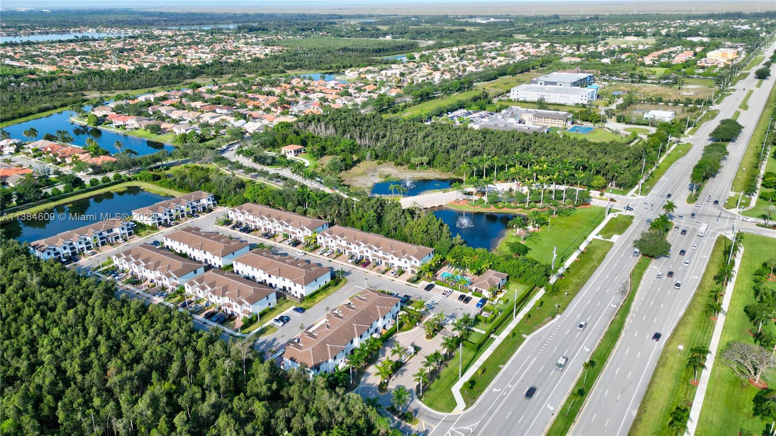 STELLAR PEMBROKE PINES - Residential