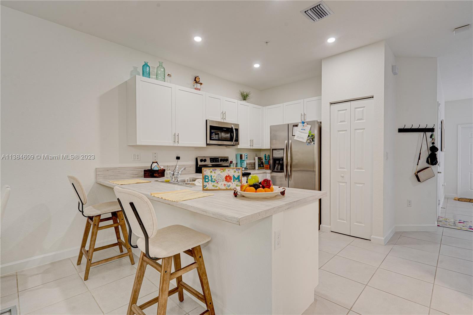 STELLAR PEMBROKE PINES - Residential