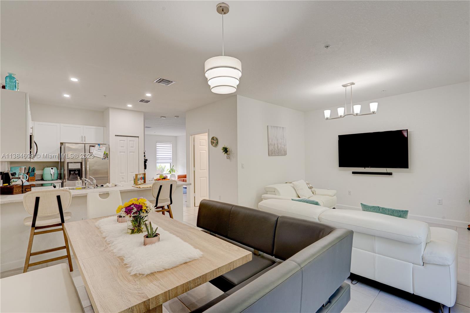 STELLAR PEMBROKE PINES - Residential