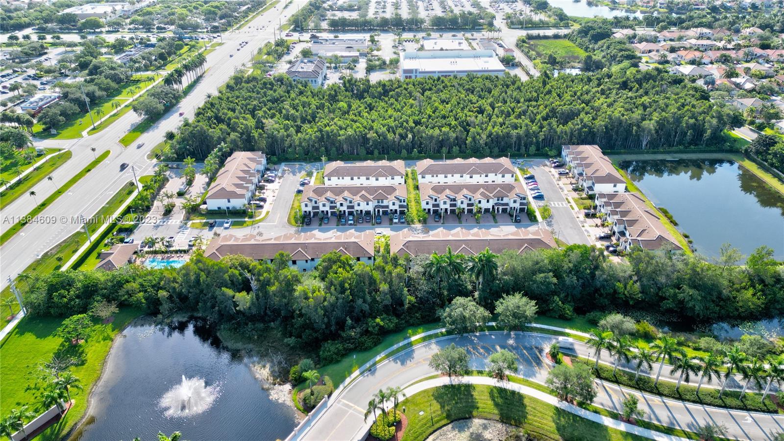 STELLAR PEMBROKE PINES - Residential