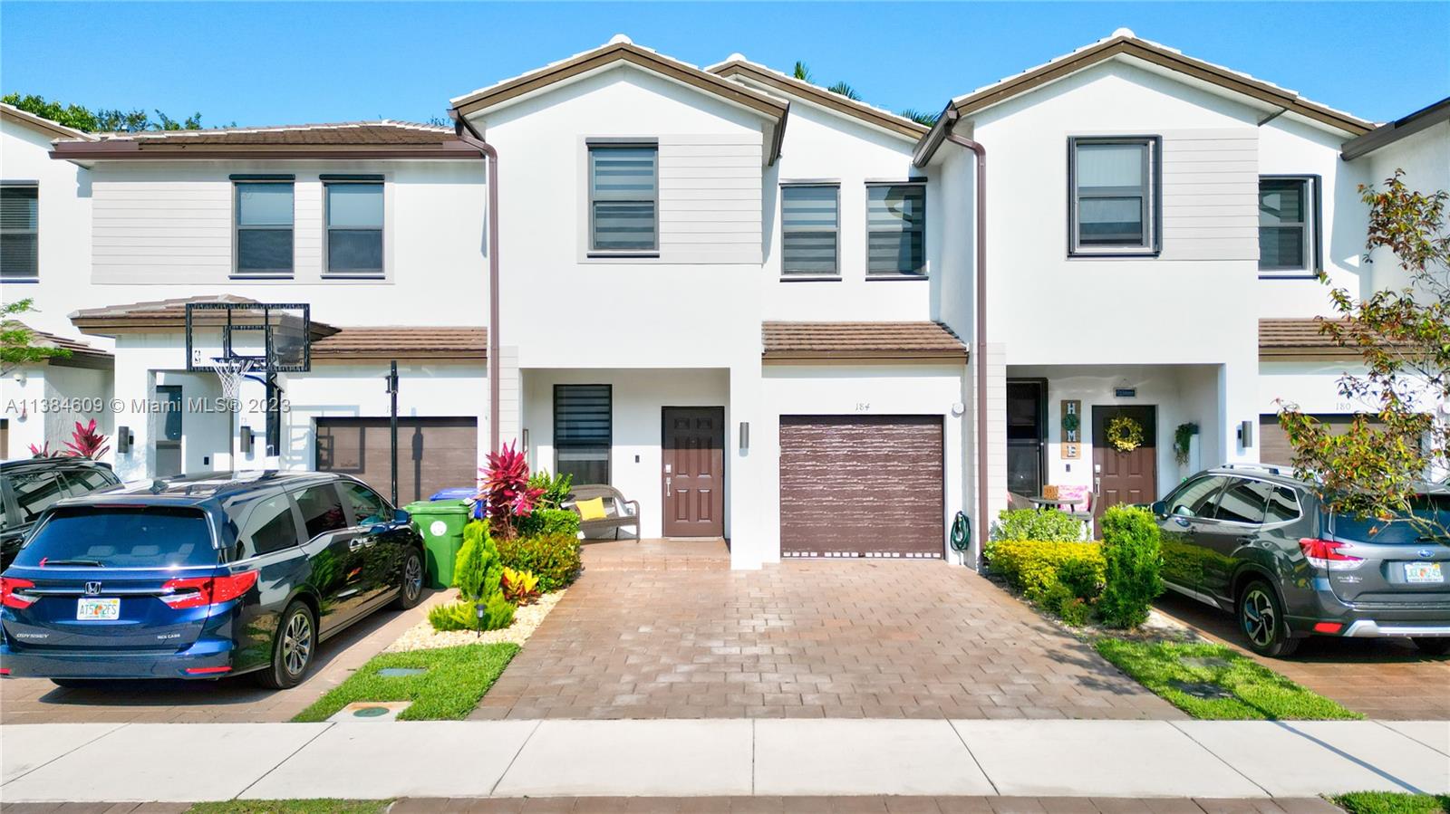 STELLAR PEMBROKE PINES - Residential