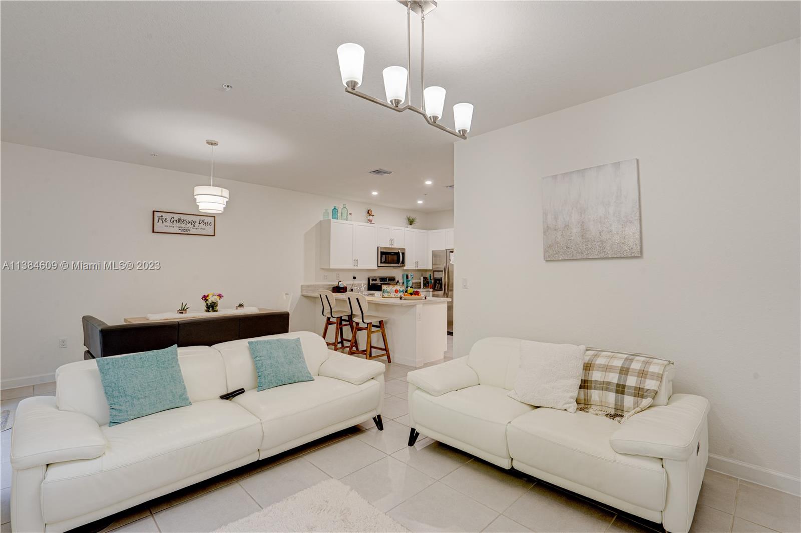 STELLAR PEMBROKE PINES - Residential
