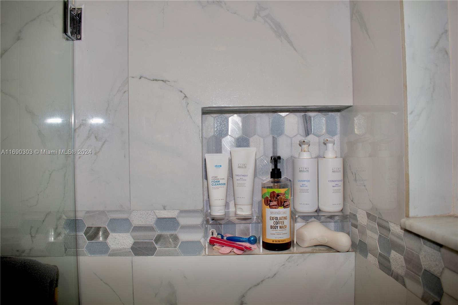 WASHINGTON SQUARE - Residential