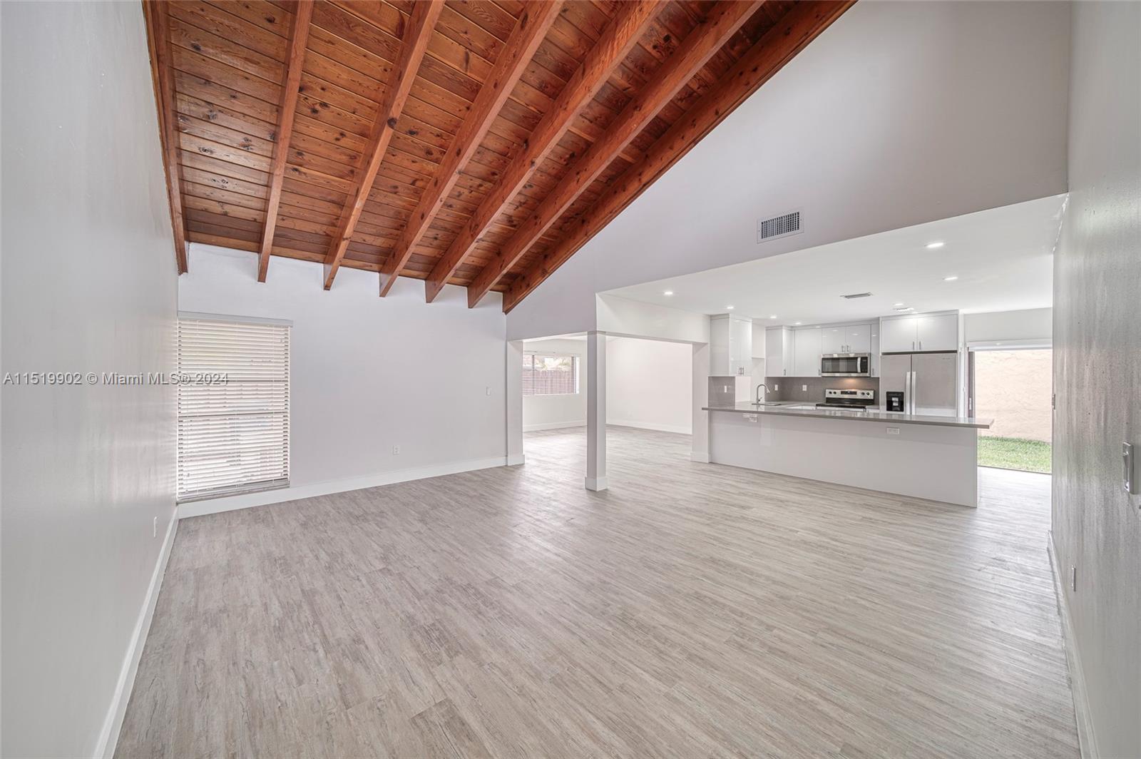 BRIAR LAKE - Residential Lease