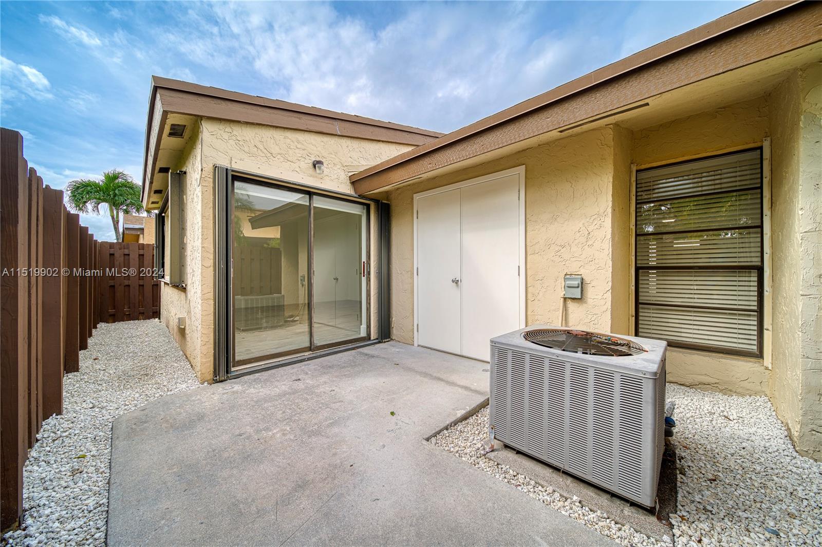 BRIAR LAKE - Residential Lease