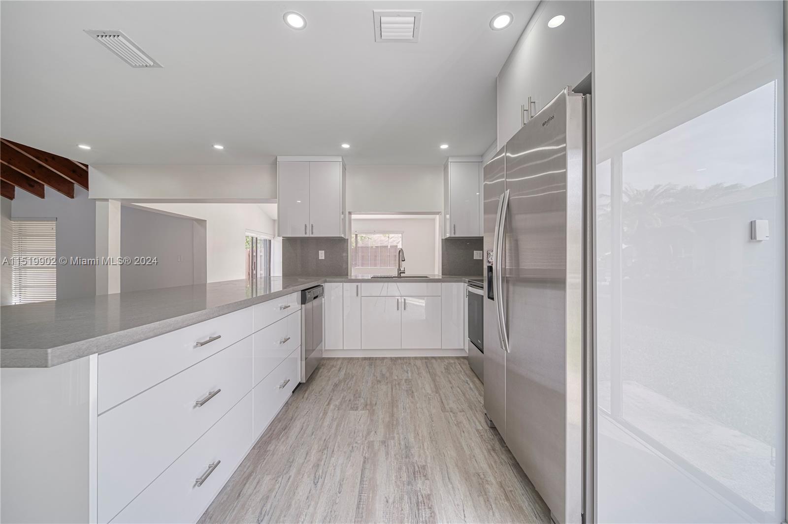 BRIAR LAKE - Residential Lease
