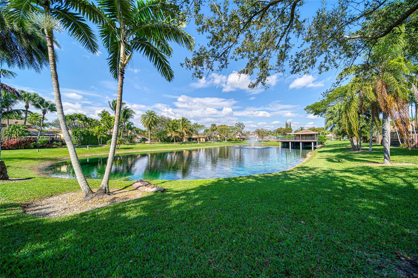BRIAR LAKE - Residential Lease