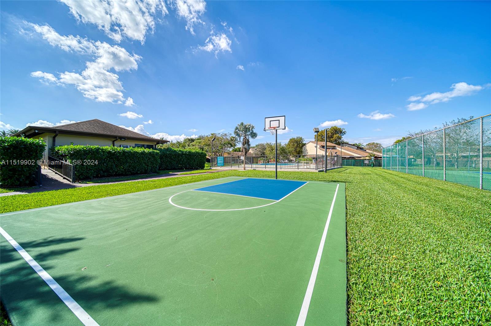 BRIAR LAKE - Residential Lease