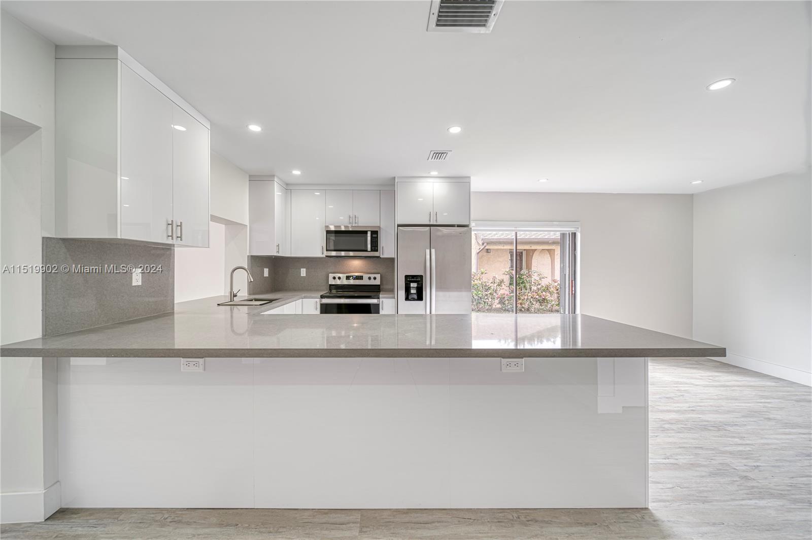 BRIAR LAKE - Residential Lease