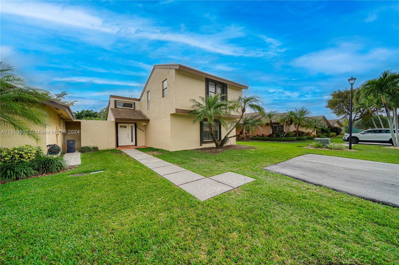 BRIAR LAKE - Residential Lease