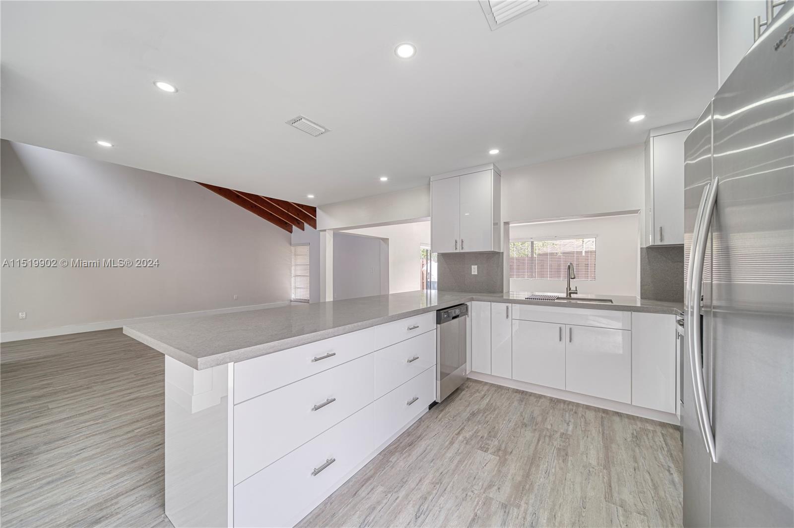 BRIAR LAKE - Residential Lease