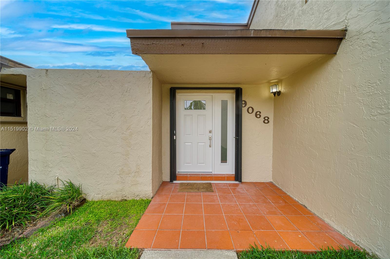 BRIAR LAKE - Residential Lease