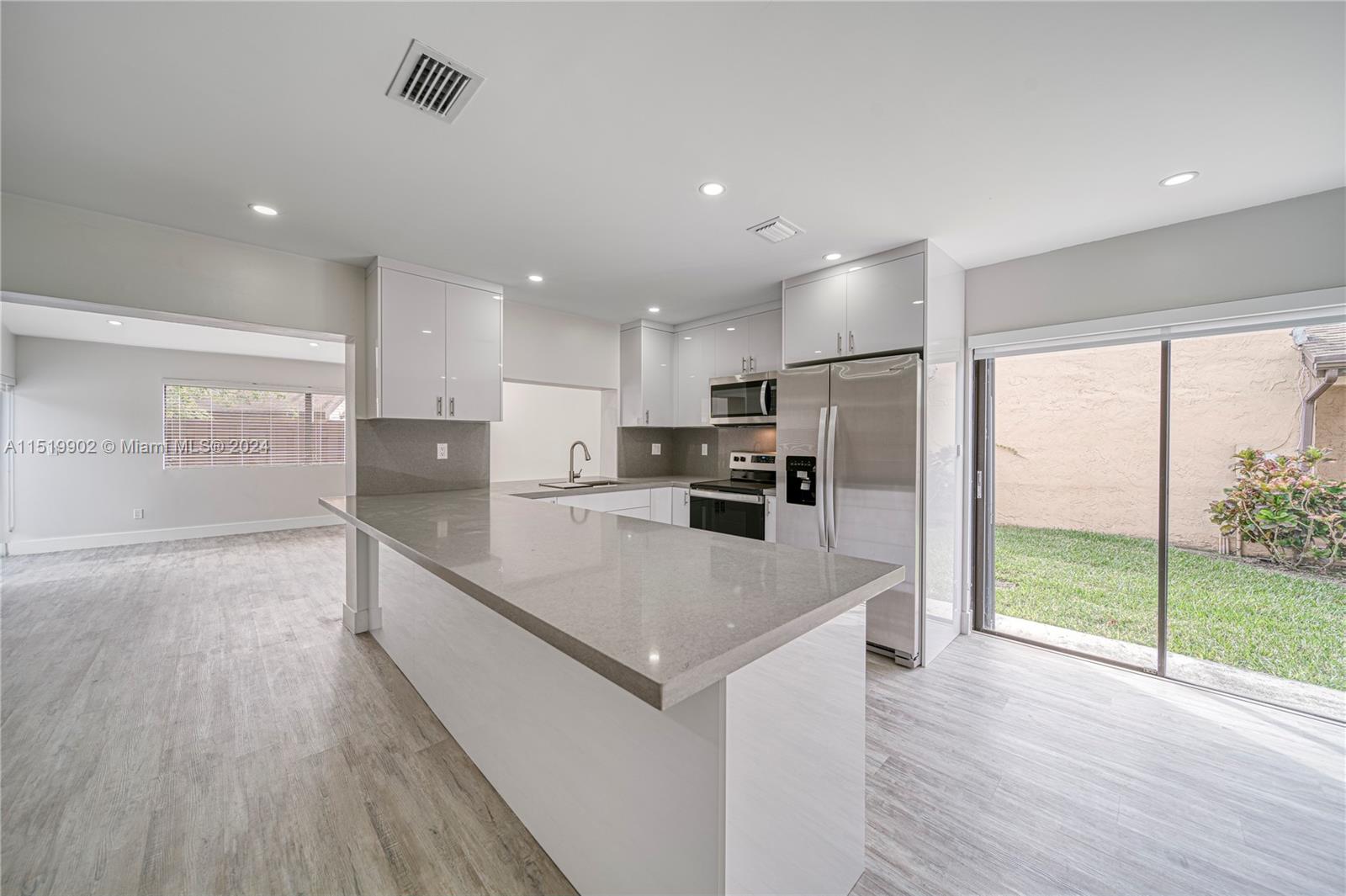 BRIAR LAKE - Residential Lease