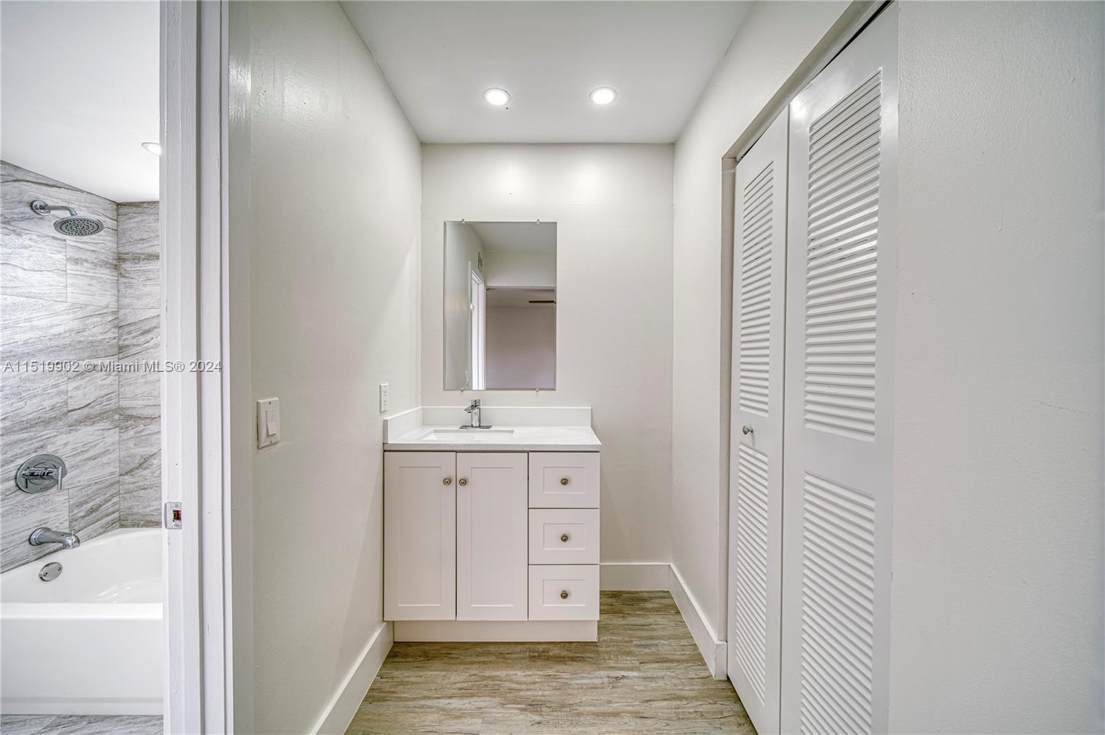 BRIAR LAKE - Residential Lease