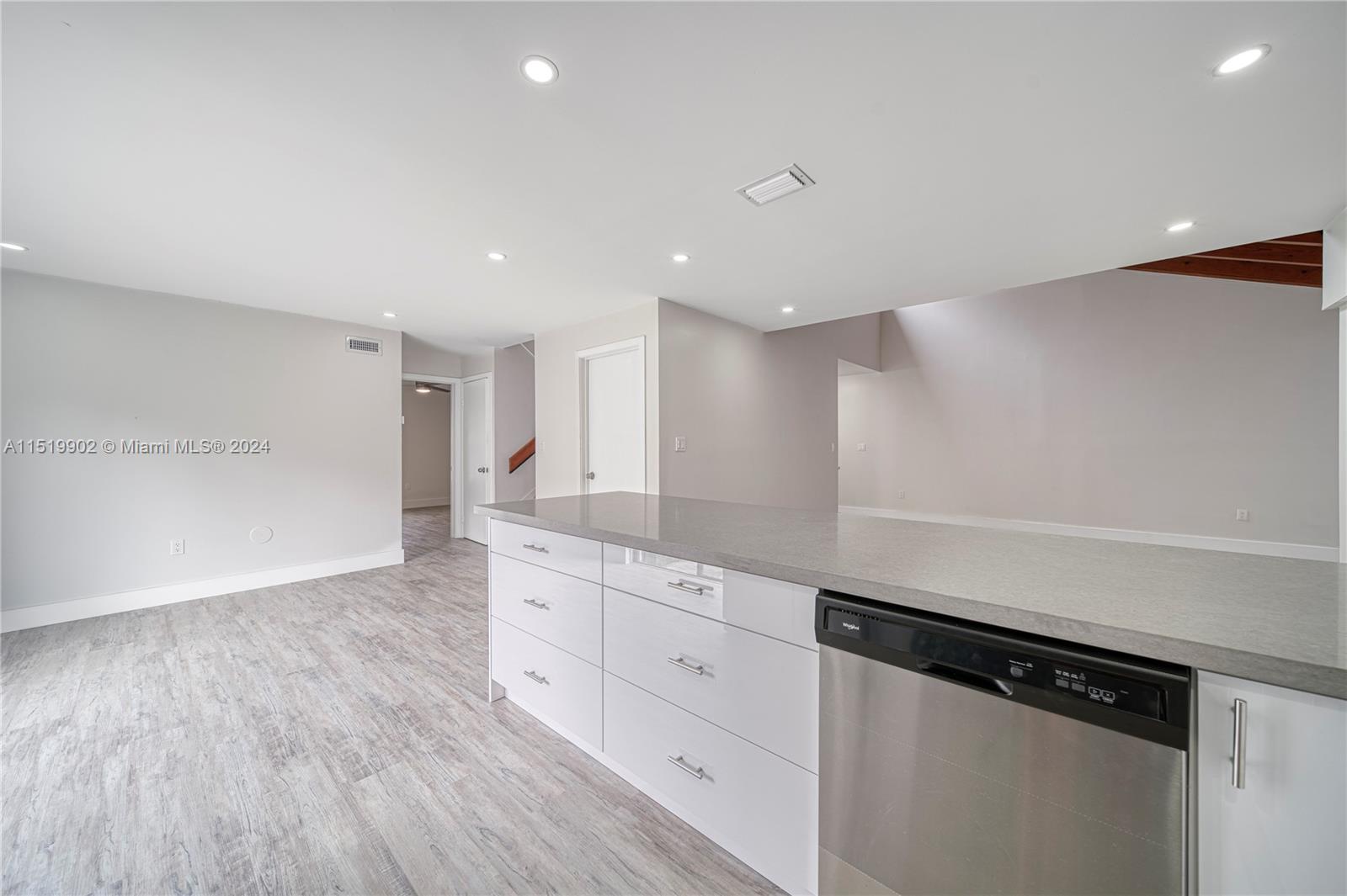 BRIAR LAKE - Residential Lease