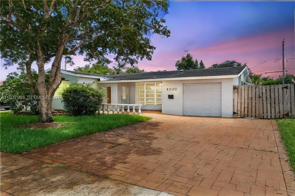 Photo of 9200 SW 55th St, Cooper City, FL 33328 (MLS # A11937963)